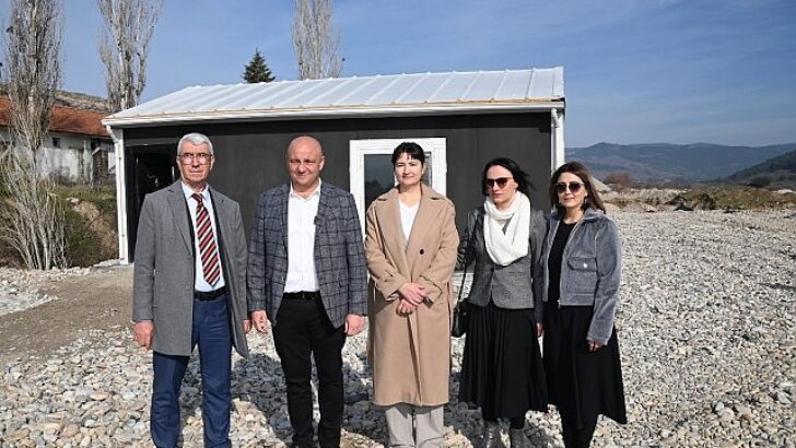 Sokak Hayvanları Komitesi Gölmarmara ve Saruhanlı’da Toplandı