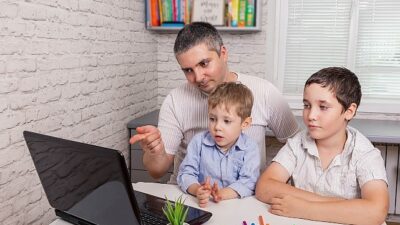 Sömestir Tatilinde Çocukları Çevrimiçi Dolandırıcılıklardan Müdafaanın 6 Formülü