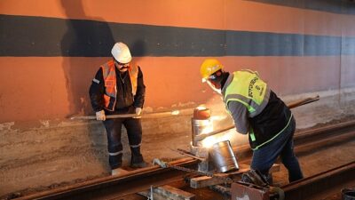 Alikahya tramvay sınırında raylar döşeniyor; Kocaeli raylı sistemlerde de marka olacak