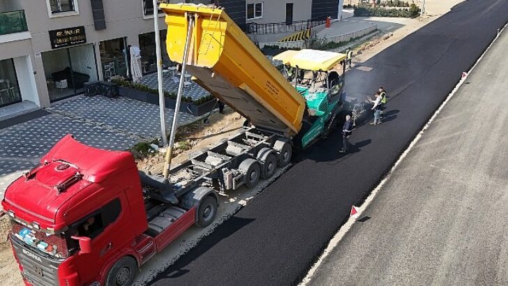 Aydın Büyükşehir Belediyesi tarafından kent genelinde gerçekleştirilen yol çalışmaları sürat kesmeden devam ediyor.