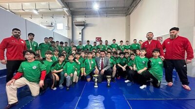 Bayraklı Belediyesi Güreş Kadrosu İzmir şampiyonu oldu