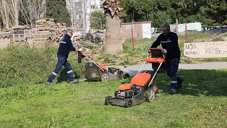 Bayraklı’da parklara kapsamlı bakım