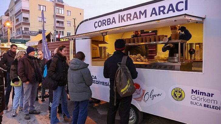 Bucalılar sıcak çorba ikramından mutlu kaldı