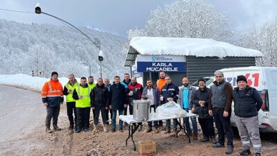 Büyükşehir, 2.321 işçi ve 623 araç-iş makinesiyle kara geçit vermedi; Büyükşehir’in karla imtihanına tam not