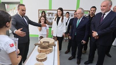 Canik’e Bir Ödülde Bakan Kacır’dan