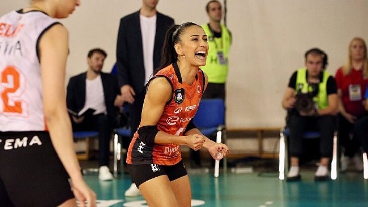 Eczacıbaşı Dynavit, AXA Sigorta Kupa Voley Playoff müsabakası hazırlıklarını tamamladı