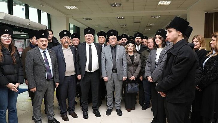 Edremit Belediye Başkanı Mehmet Ertaş, Şehit Kaymakamı Mezarı Başında Andı