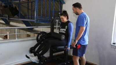 Edremit Belediyesi’nin Atletlere Dayanağı Sürüyor