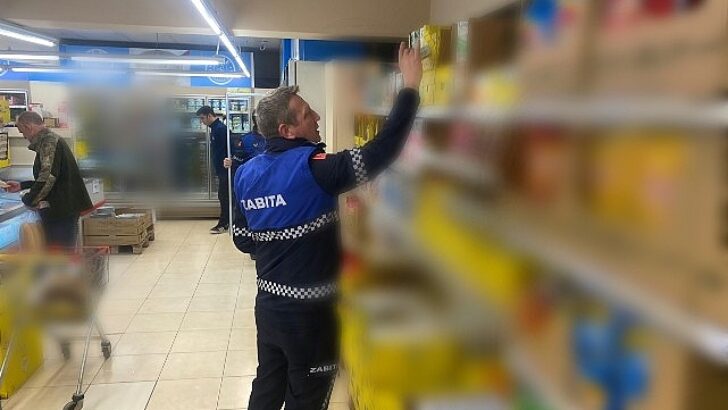Efes Selçuk’ta Zincir Marketlere Zabıta Denetimi