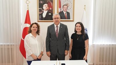 Egeli akademisyenin matematik ve fizik alanına yönelik projesine TÜBİTAK’tan takviye