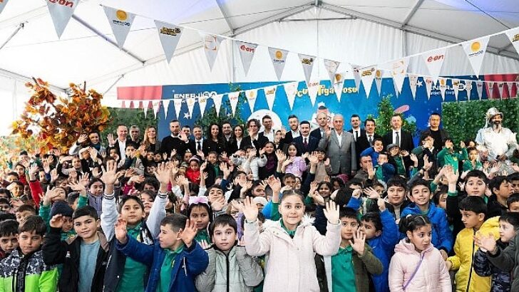 Enerjisa Enerji’den sarsıntının yıl dönümünde Hatay’a eğitim dayanağı: Enerjisa Atatürk İlkokulu’nda okula dönüş dayanağı düzenlendi