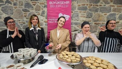 Fransız şeften işitme engellilere pastacılık kursu