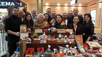 Gaziemirli bayanların el emeği eserleri Sevgililer Günü Standı’nda