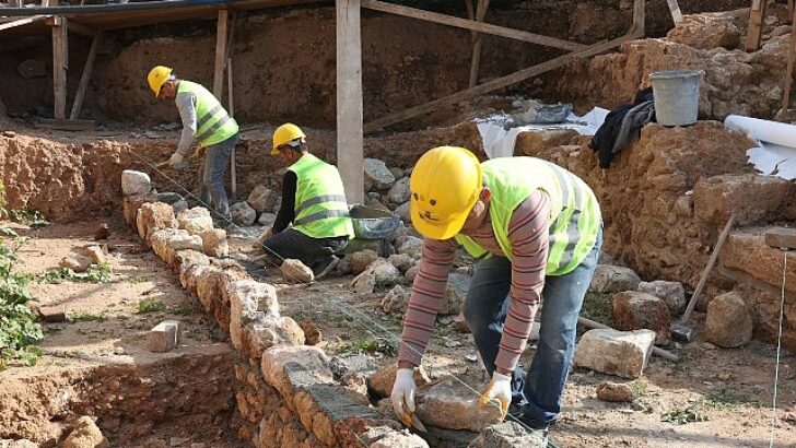 Hıdırlık Kulesi’nde heyecan verici arkeolojik keşif
