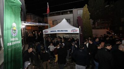 İnegöl Belediyesi’nden 2 Mescitte Kandil İkramı