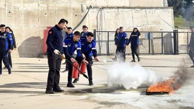 İzmir İtfaiyesi’nden zabıta işçisine yangın güvenliği eğitimi