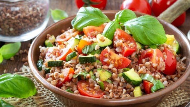 Karabuğday Salatası