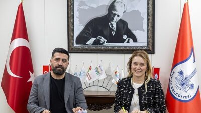 Konak’ta imzalar sağlıklı kentleşme ve yapılaşma için atıldı