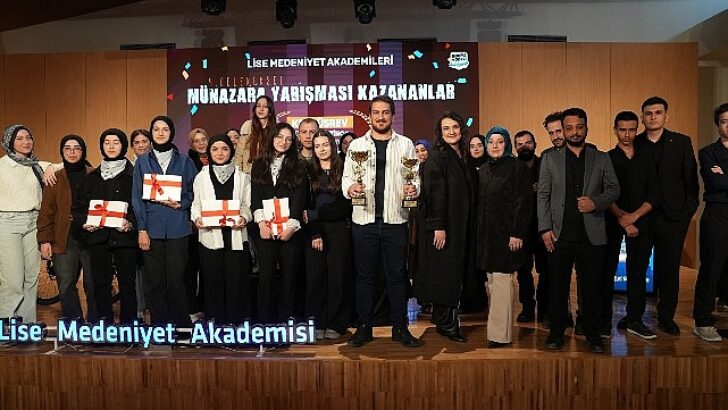 Konya Büyükşehir Eğitim Üniteleriyle Genç Zihinleri Bir Ortaya Getiriyor