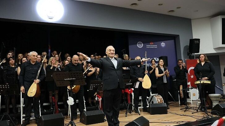 Korolar kulakların pasını sildi