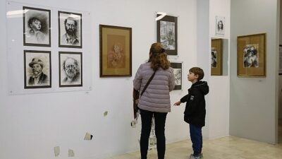 Küçükçekmece Belediyesi Hoş Sanatlar Akademisi Öğrencilerinden “Yansıma” Standı