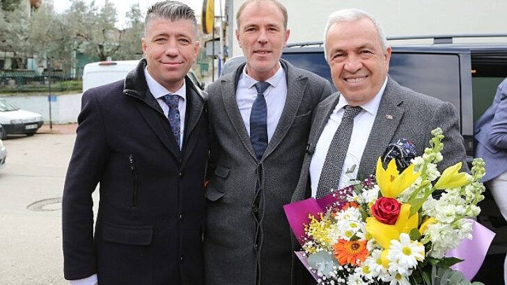 Lider Şadi Özdemir vatandaşları dinledi