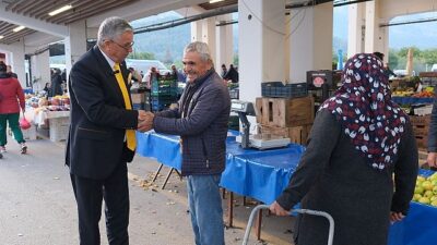 Lider Topaloğlu pazar esnafını ziyaret etti