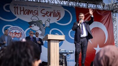 Lider Tugay Hamsi Şenliği’ne katıldı İzmir’de Karadeniz rüzgarı