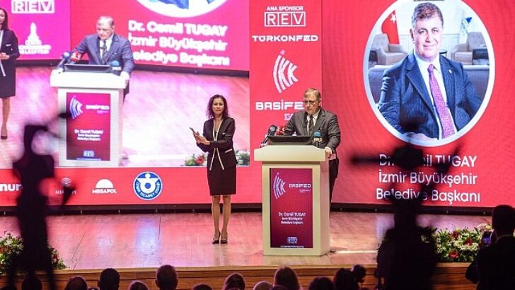 Lider Tugay, İzmir Bayan Kongresi’nde konuştu: “Kadınlar olmadan kalkınma olmaz, iktisat gelişmez”