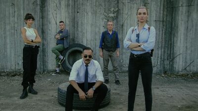 Netflix, Tekçe Akalay ve Olgun Toker’in Başrollerinde Yer Aldığı Mezarlık Dizisinin 2. Dönem Fragmanını Yayınladı