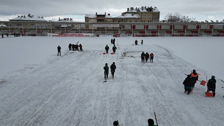 Nevşehir Belediyesi Takımları, Gazi Stadyumunu Temizledi