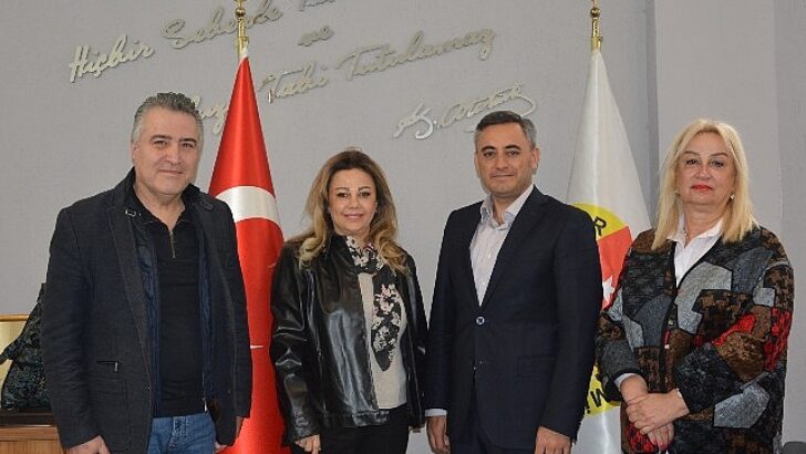 ODTÜ Ege Mezunlar Derneği Başkanı ve İzmir Kent Kurulu Lider Adayı Özgür Topaç, İzmir Gazeteciler Cemiyeti’ni ziyaret etti