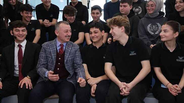 Sanat Kafe, Lider Büyükakın’ın söyleşisiyle açıldı
