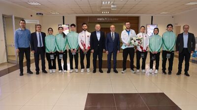 Selçuklu Belediyespor Kulübü’nün kick boks, judo ve bisiklet ekiplerinin başarılı sporcuları Selçuklu Belediye Başkanı Ahmet Pekyatırmacı’yı ziyaret etti