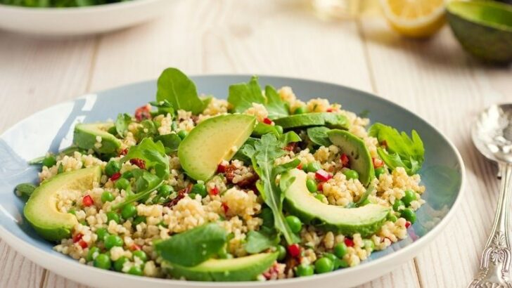 Avokadolu Bulgur Salatası