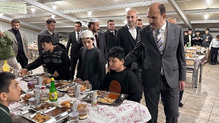Başkan Altay Çumralıların Ramazan Bereketine Ortak Oldu