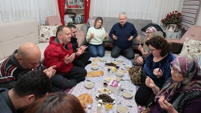 Başkan Pehlivan, orucunu şehit ailesiyle açtı