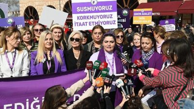 Bursalı kadınlardan 8 Mart yürüyüşü