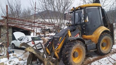Büyükşehir Belediyesi’nden Alanya’da kar temizleme çalışması