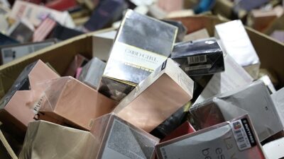 Büyükşehir zabıtasından geçersiz parfüm operasyonu