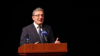 DEÜ’DE Tiyatro Coşkusu: Muhsin Ertuğrul ve Suat Taşer Mükafatları Sahiplerini Buldu