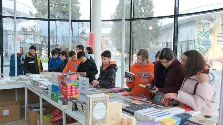 Dini Yayınlar Fuarı’na ziyaretçi akını