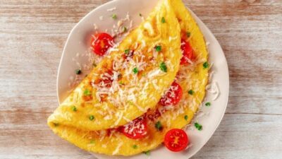 Domatesli Kaşarlı Omlet