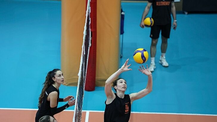 Eczacıbaşı Dynavit, dev derbiye mesken sahipliği yapacak