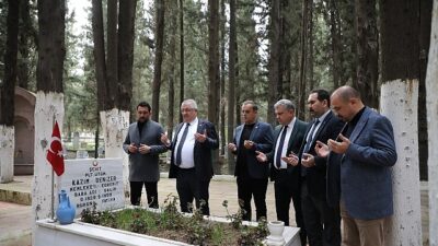 Edremit Belediyesi’nden Şehitliklerde Manalı Çalışma