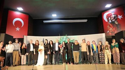 Edremit’te sarıkız efsanesi müzikli tiyatro ile sahnelendi
