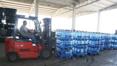 Efes Selçuklu Vatandaşlardan İzmir Su Damacanalarına Ağır İlgi