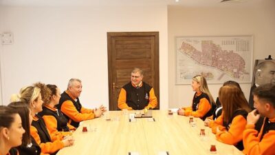 Güzelbahçe Gençlik’ten Lider Tugay’a Ziyaret