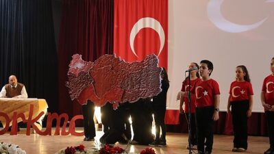 İstiklal Marşı’nın yazarı Milli Şairimiz Mehmet Akif Ersoy, İstiklal Marşı’nın kabulünün 104’üncü yılında Aliağa’da düzenlenen programla anıldı.