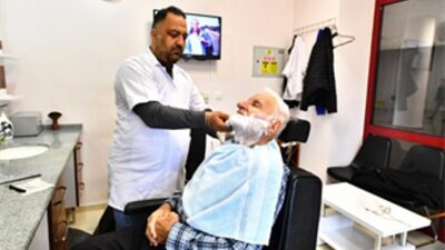 İzmir’in dört dörtlük hizmet veren huzurevi Türkiye’ye örnek